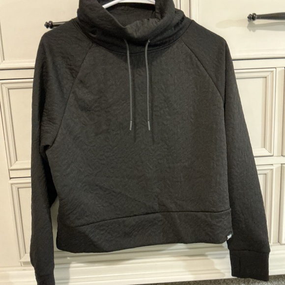 Juicy Couture Sport Black Jacquard Textured Crop Pullover Cowl Neck Size Small - Picture 1 of 2
